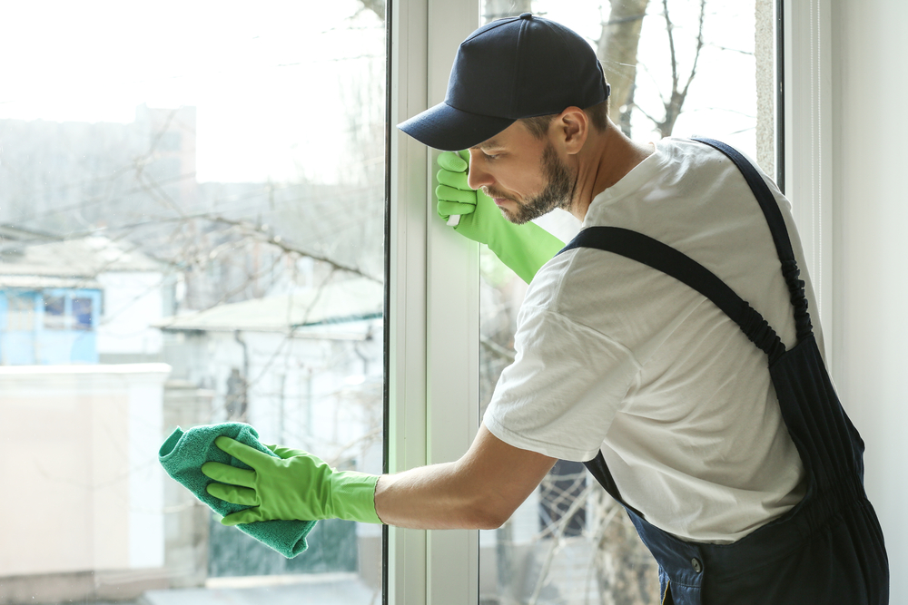 umývanie okien a práce v domácnosti